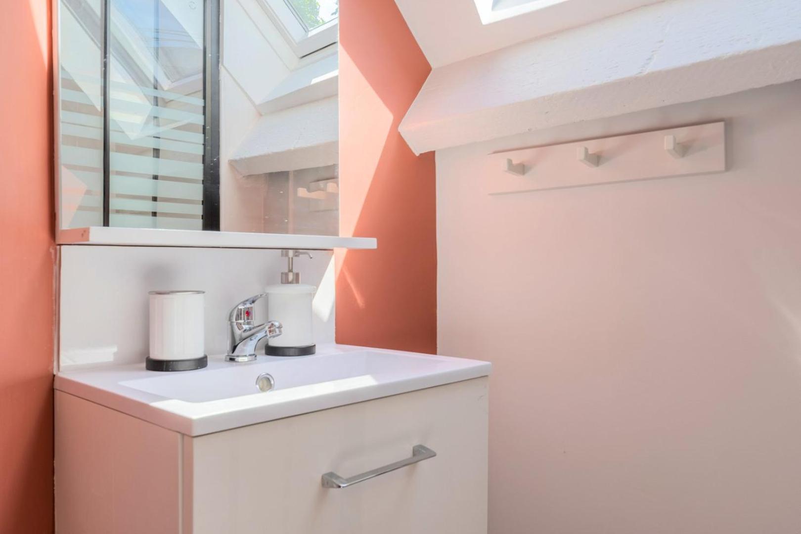 Apartamento Little Duplex In Republique Beaux Arts Lila Exterior foto